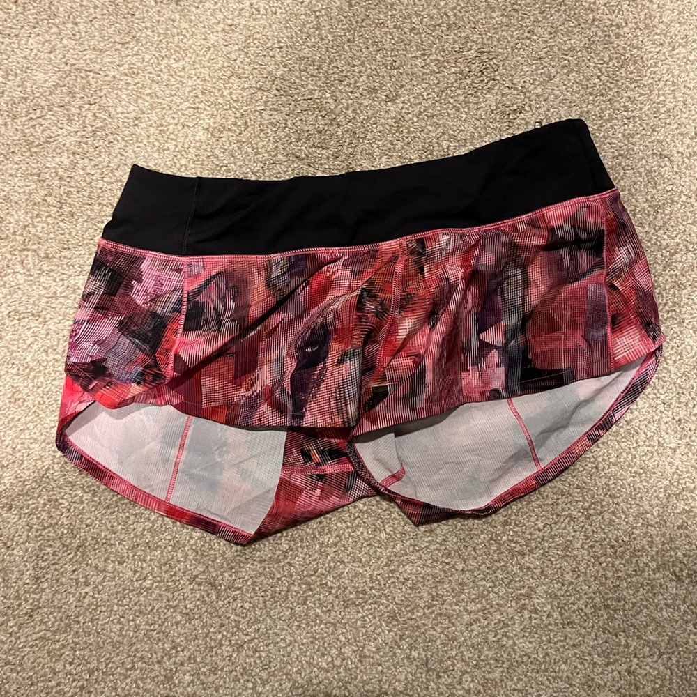 Lululemon short athletic shorts pink stripe size 6